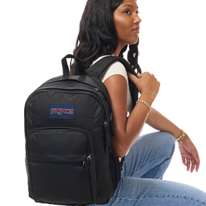 JS0A8985008-MODEL.png